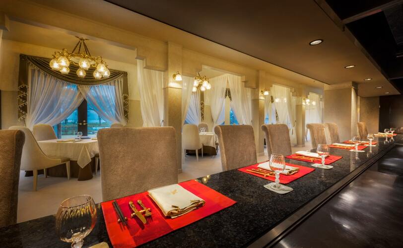 ダイニングLaSOIE(ラ ソワ)