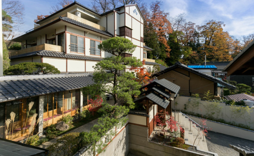 聴泉閣かめや　外観