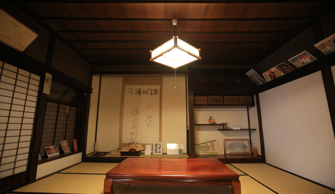 諏訪大社　下社秋宮