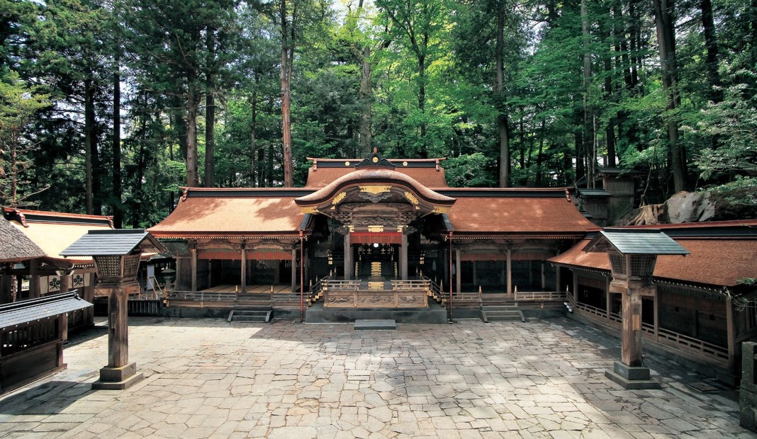 諏訪大社　下社秋宮